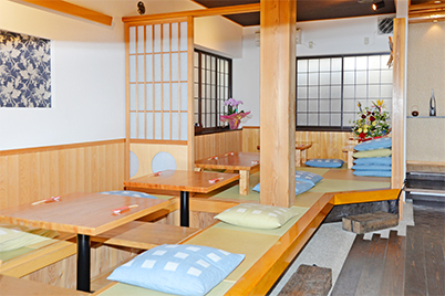 座敷は掘りごたつ式も用意